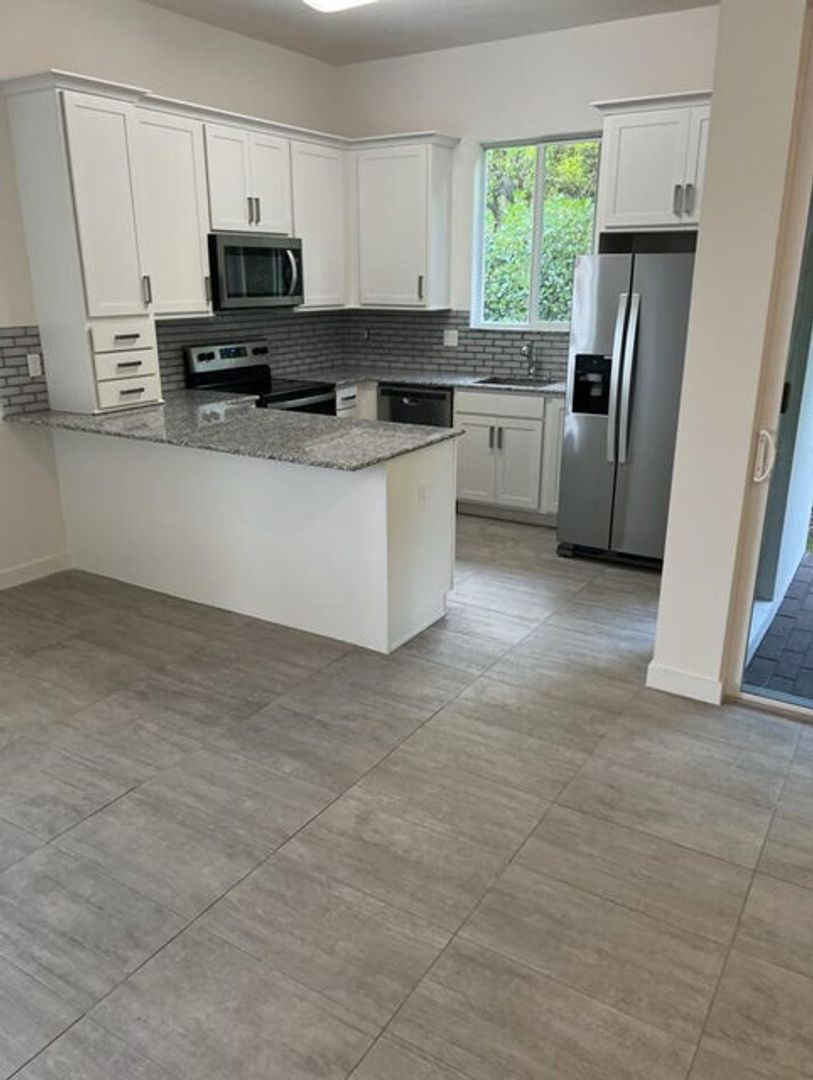 Royal Palm Beach House: 1510 Pioneer Way