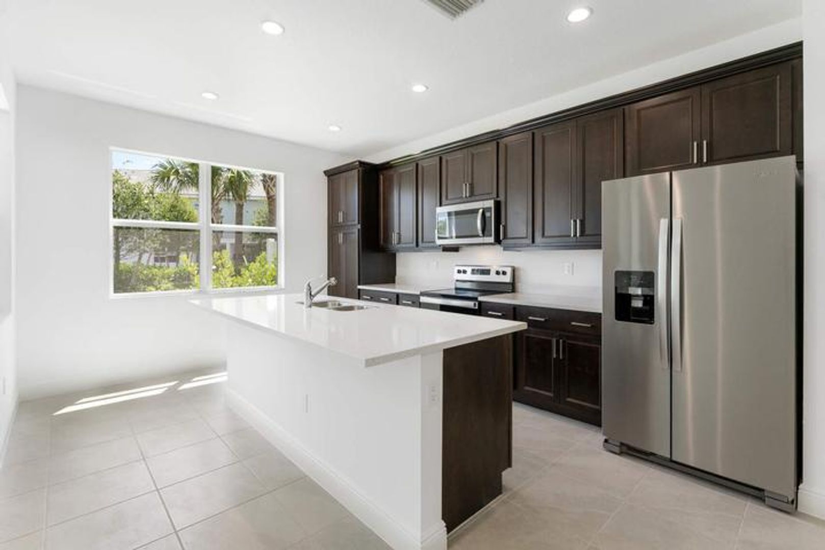 Deerfield Beach House: 552 Sanderling Circle