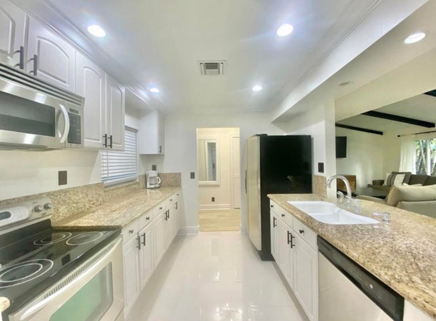 Boynton Beach House: 556 SW 24th Avenue