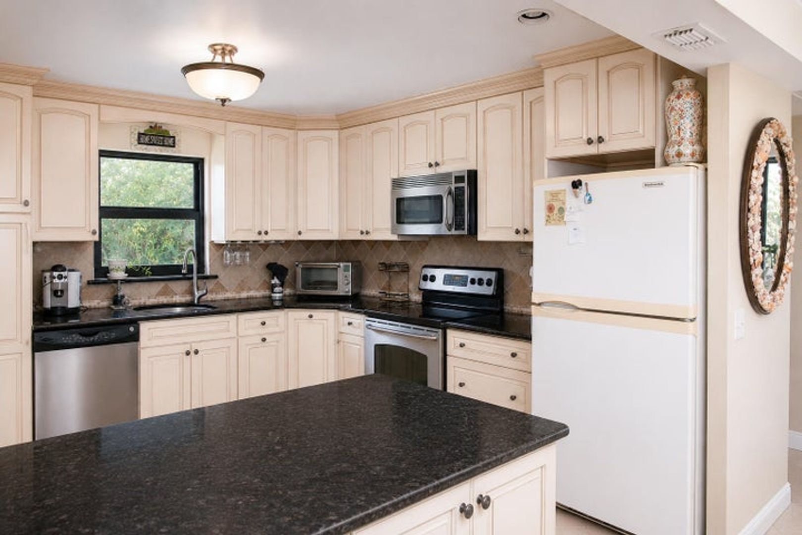 Boca Raton House: 277 N Ocean Boulevard 304