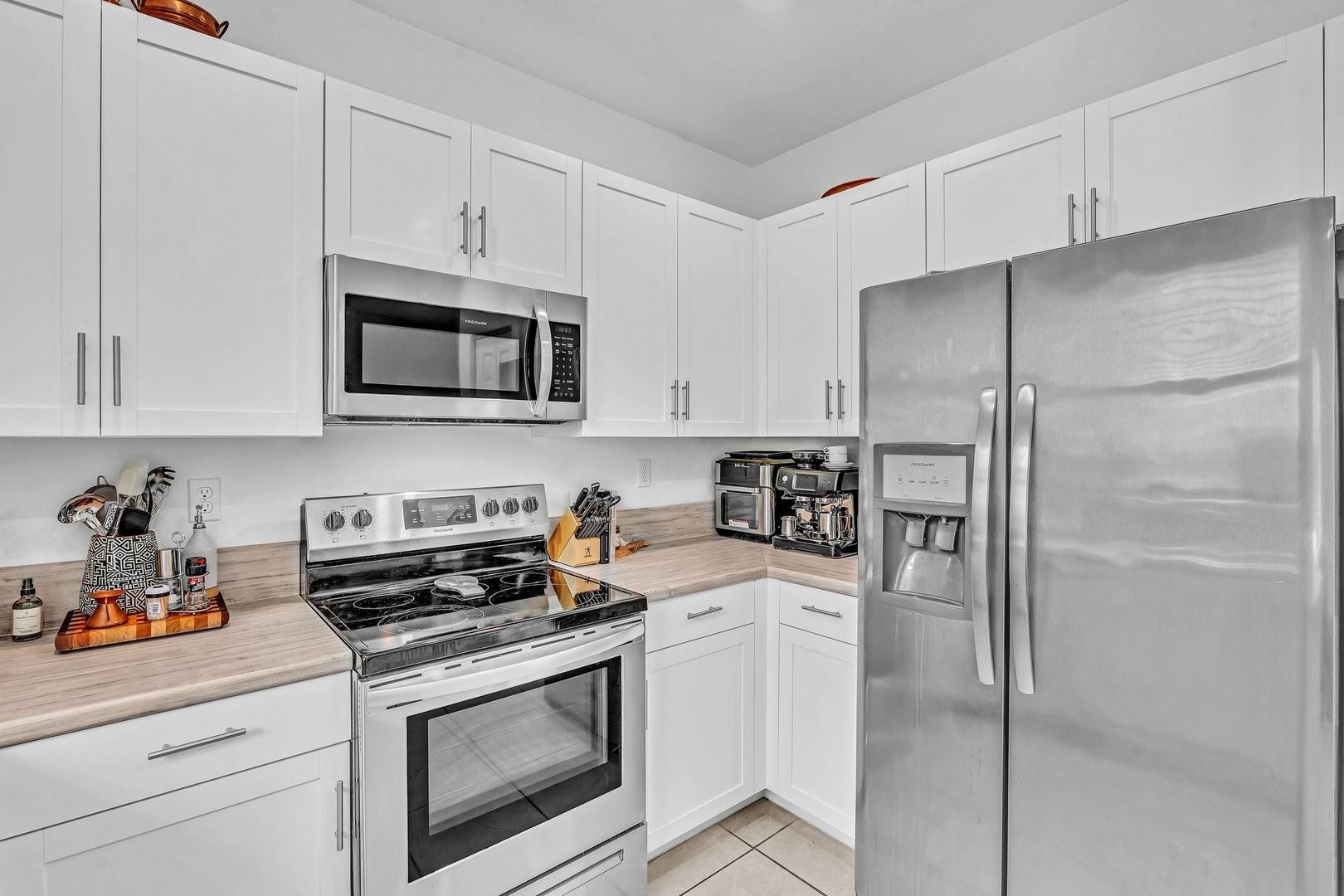 Davie House: 4668 Banker Terrace