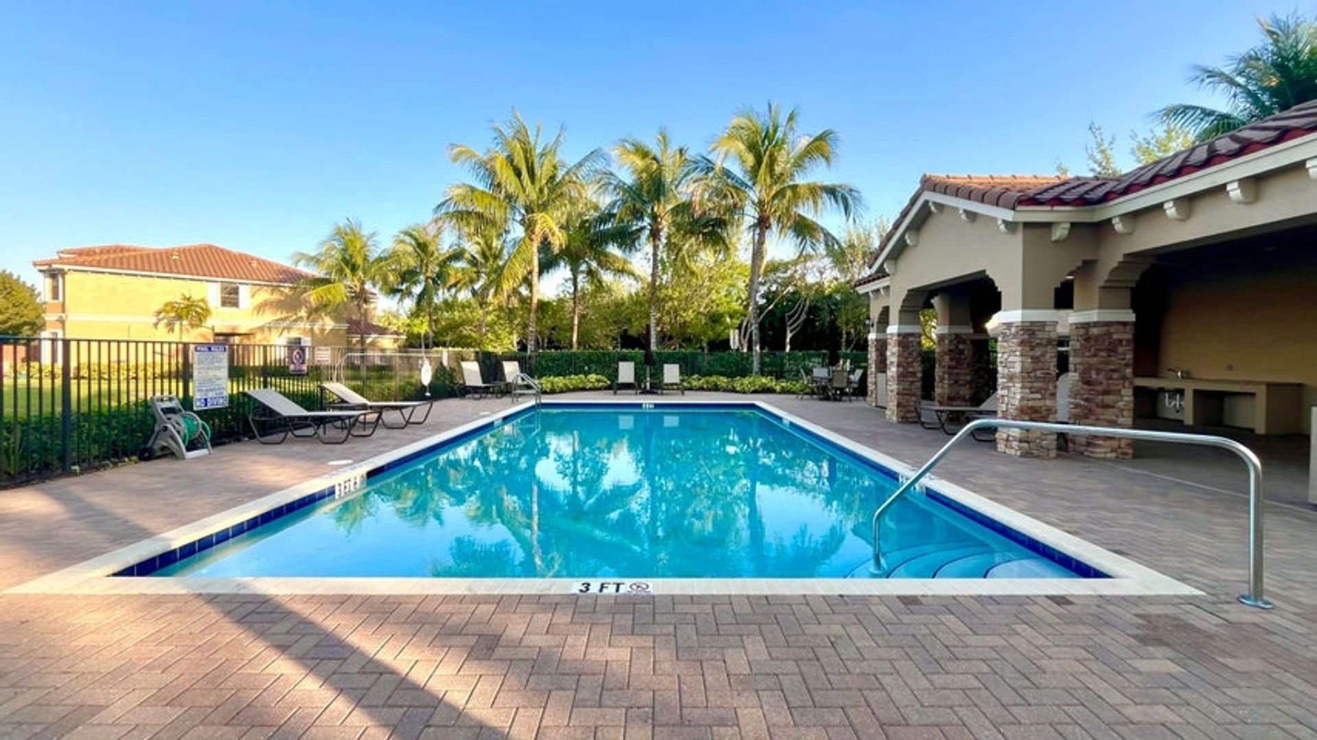Wellington House: 10361 WELLINGTON PARC Drive