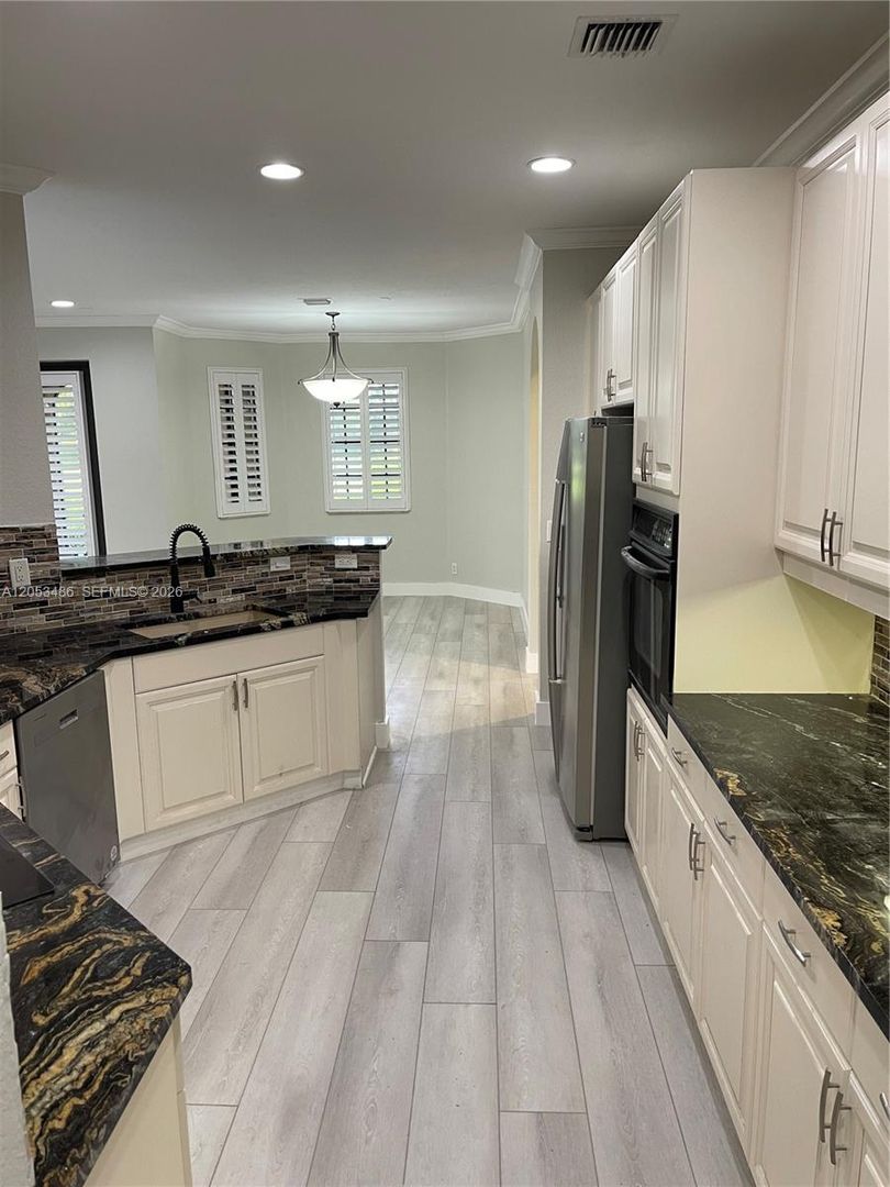 Weston House: 2727 Center Ct Drive 117