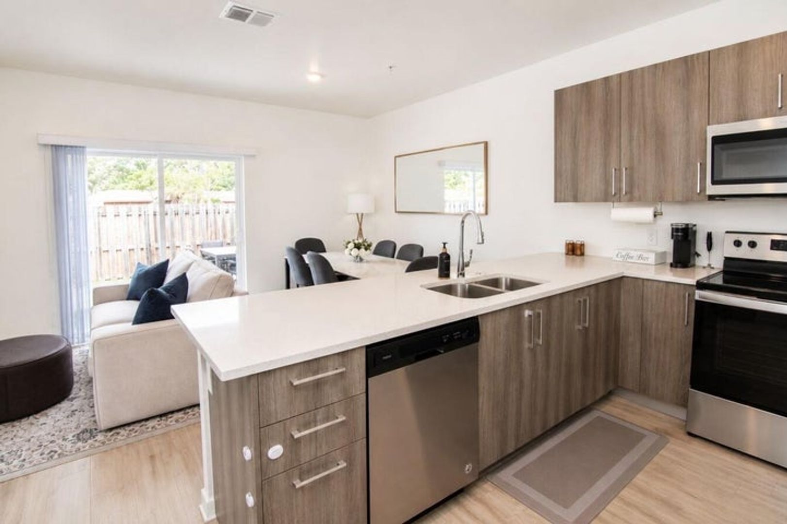 Miami House: 170 NE 158TH Street 11