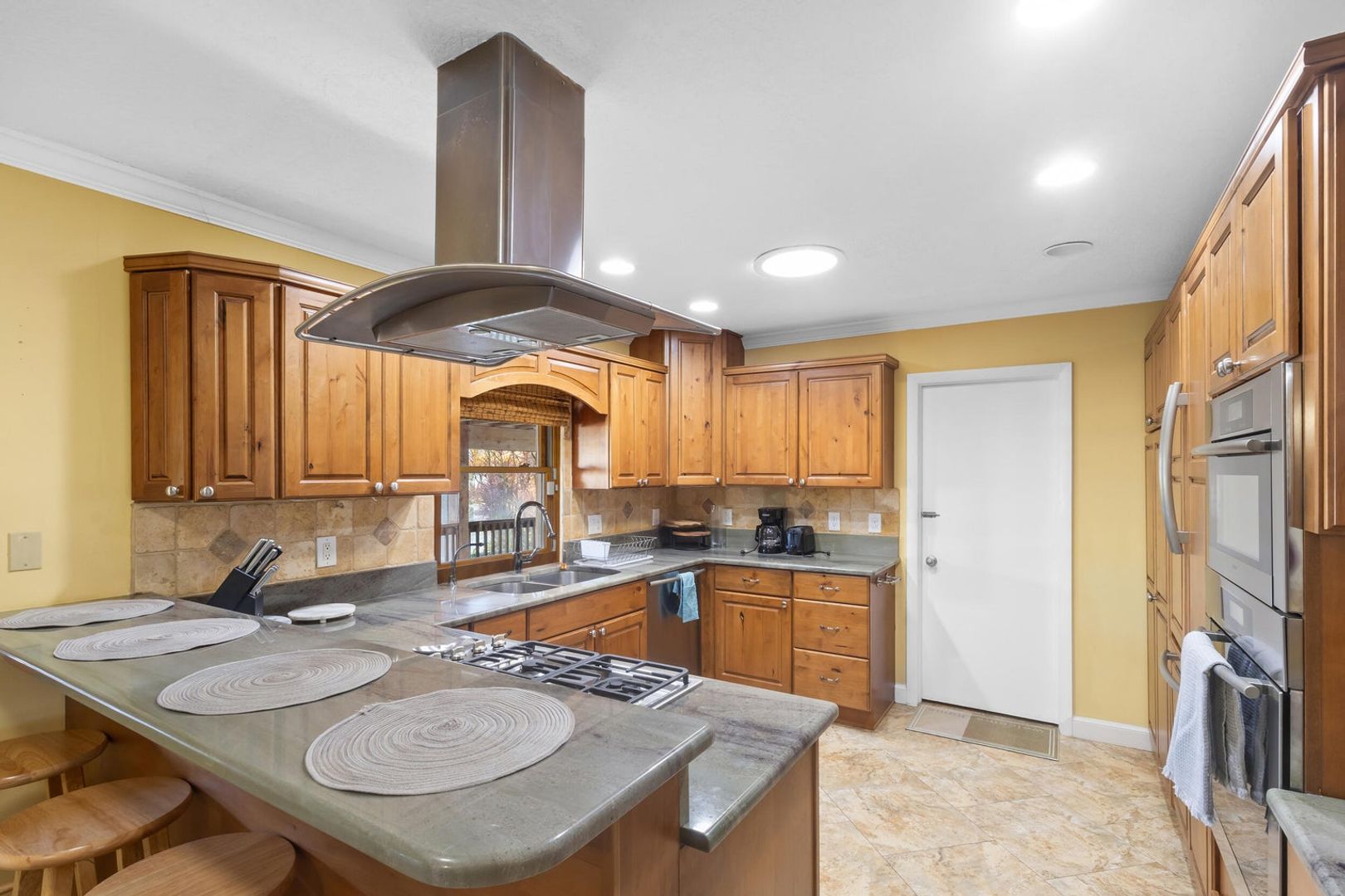 West Palm Beach House: 1059 Carambola Circle