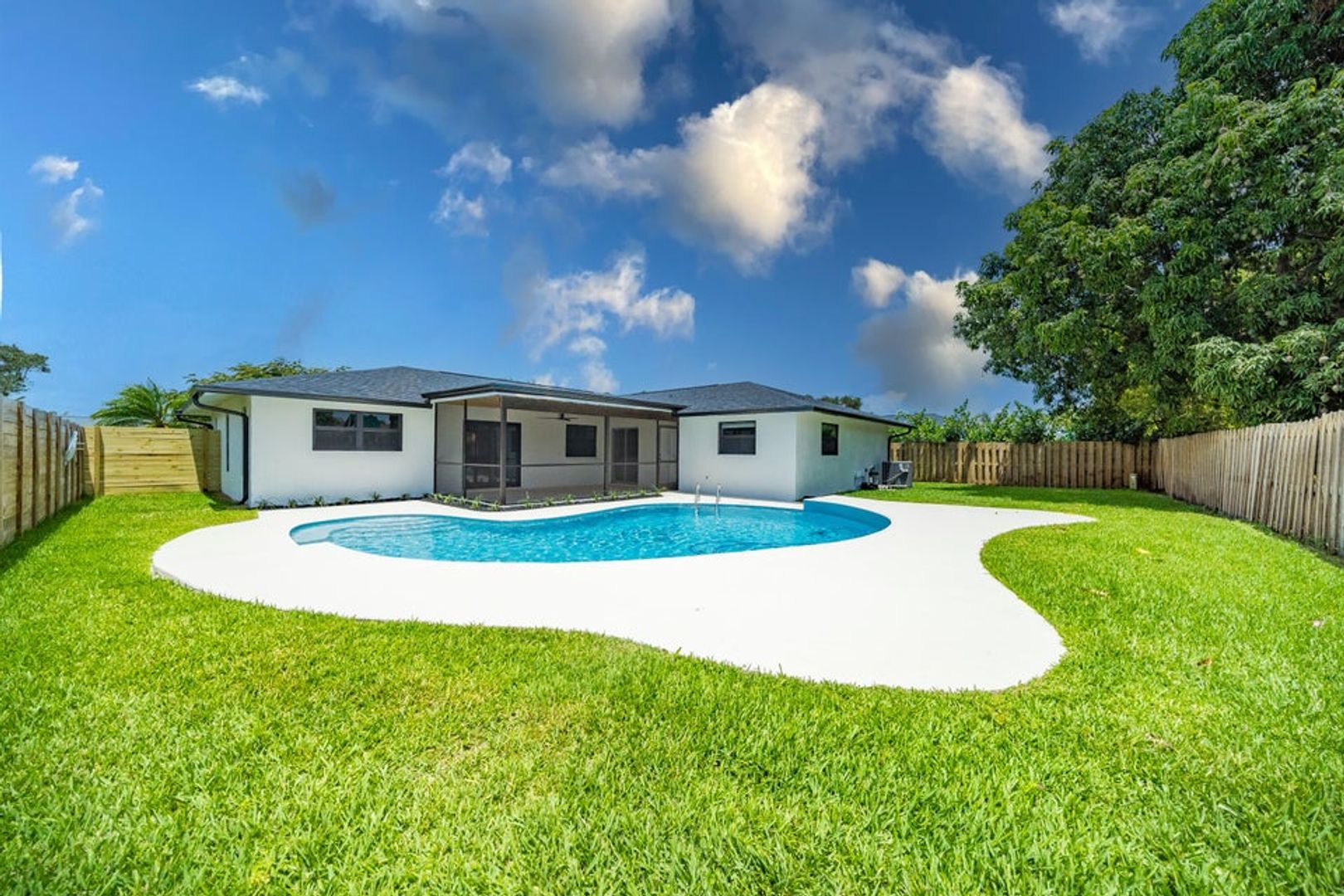 Palm Beach Gardens House: 11758 Banyan Street