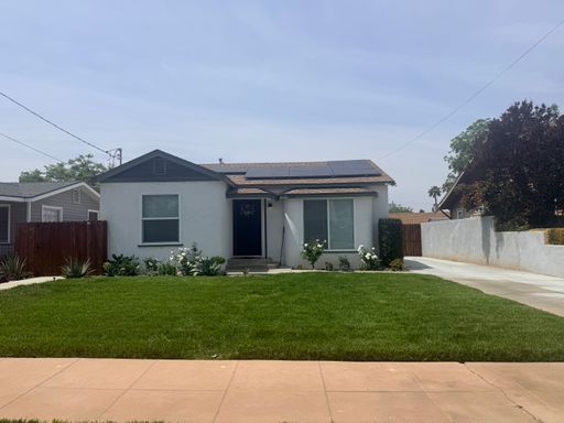 3 bedroom home in a great neighborhood in Riverside – photo 1
