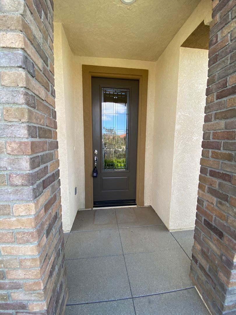 Lancaster House: 1748 E Holguin St