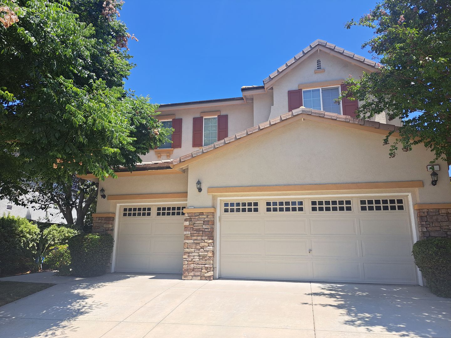 Lake Elsinore House: 3 Plaza Avila