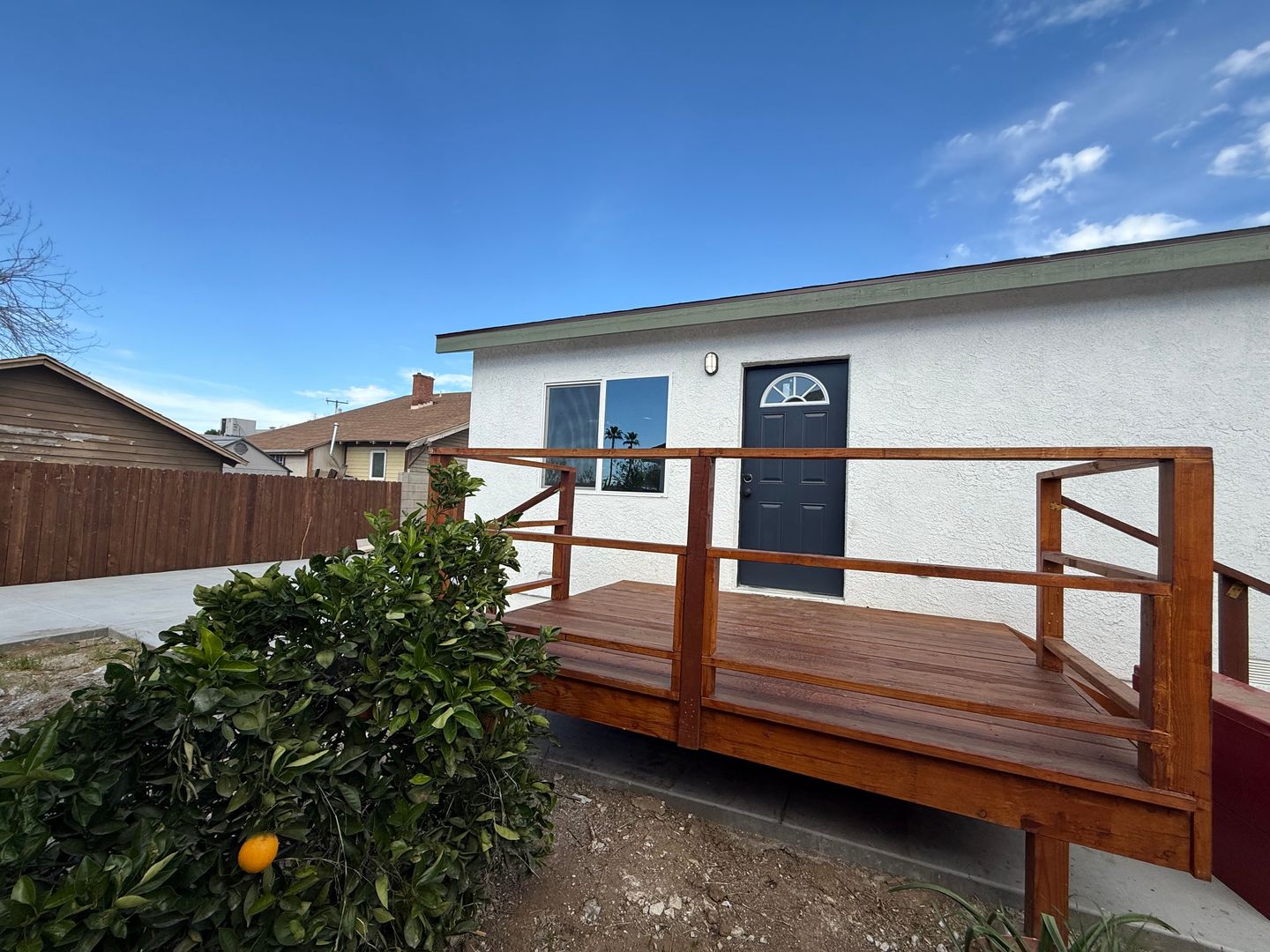 Riverside House: 3688 Taft St