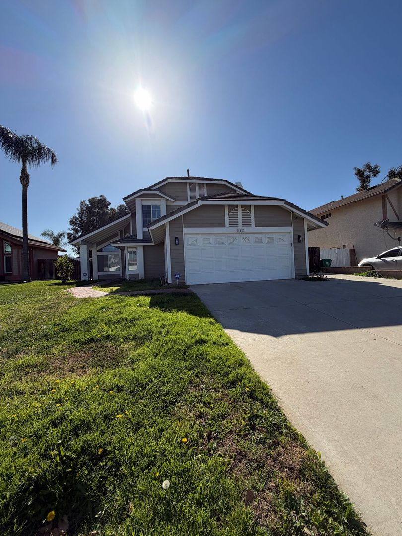 Moreno valley House: 25883 Redbay Ln
