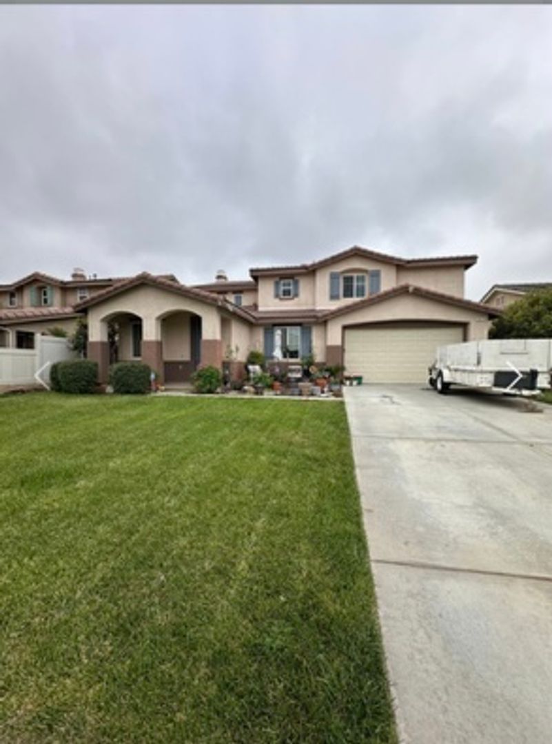 BEAUMONT House: 1577 LELAND