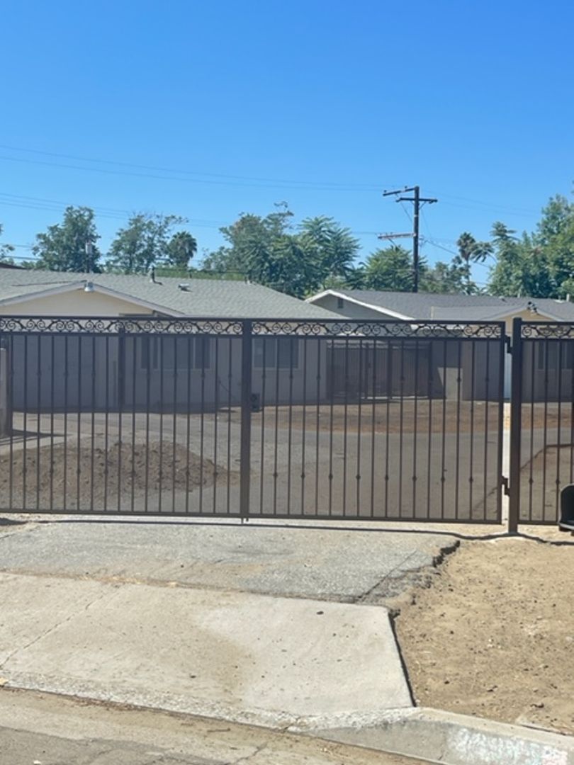 Hemet House: 26355 Investors Pl