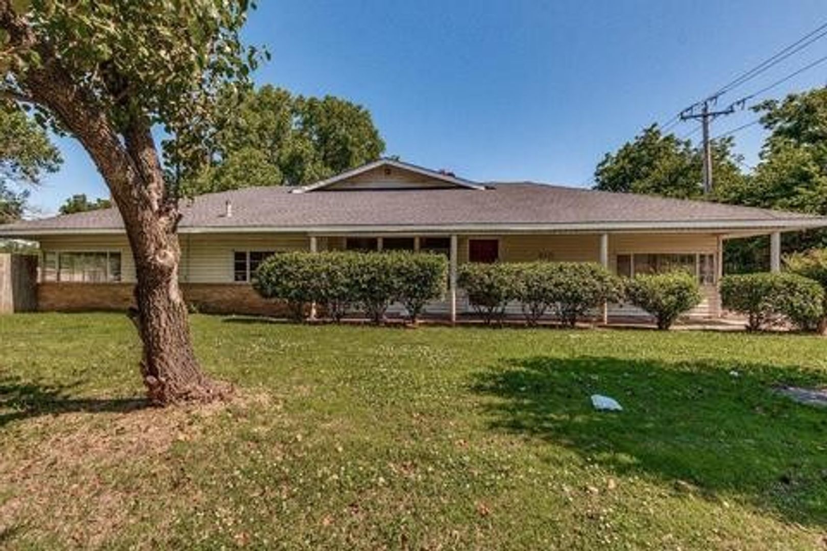 Shawnee House: 218 W Independence - 218 W