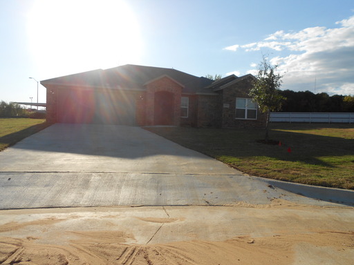 4 Bedrooms 2 Full Bathrooms 2 Car Garage – photo 1