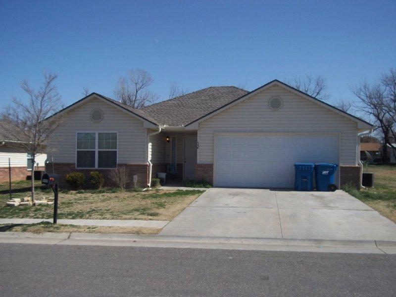 McLoud Apartment: 514 Heritage Park Court