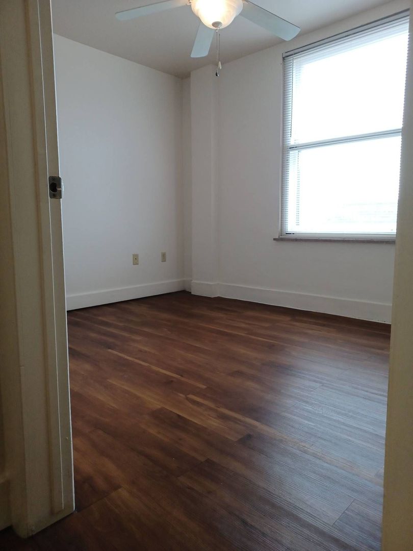Shawnee Apartment: 20 E. 9th Street