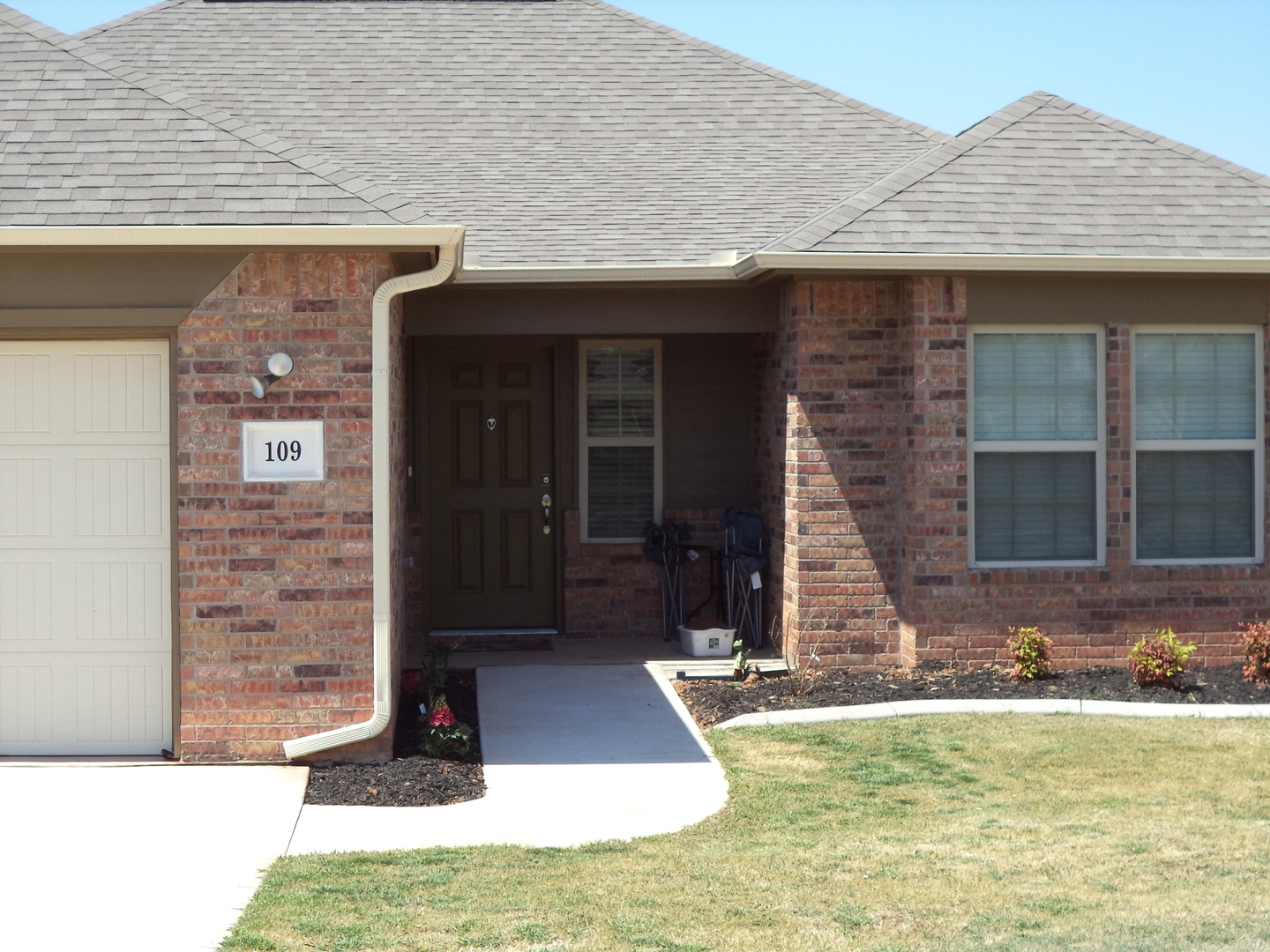 Guthrie Apartment: 101 Harvest Road