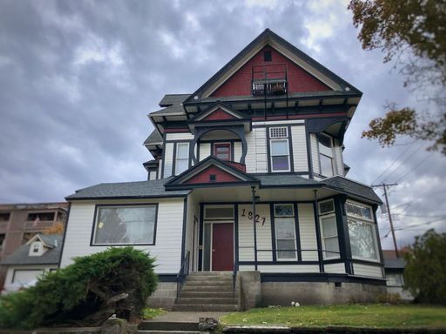 Spokane Apartment: 1827 W. Riverside