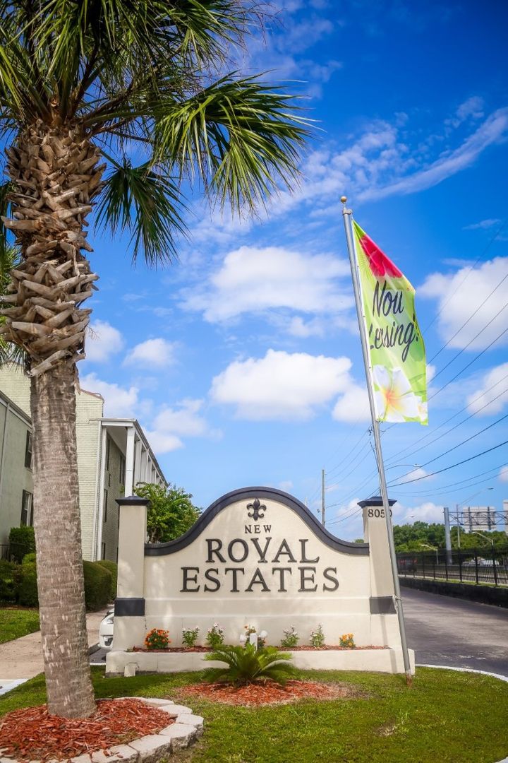 Jacksonville Apartment: 8050 Arlington Expressway