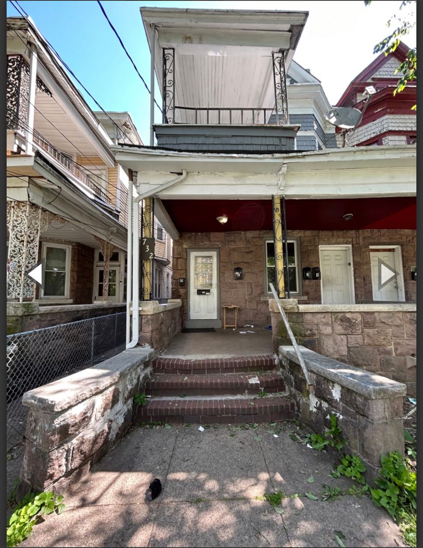 Trenton Apartment: 732 W State St