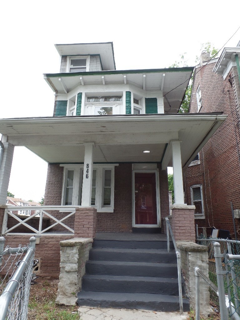 Trenton House: 846 Stuyvesant Ave