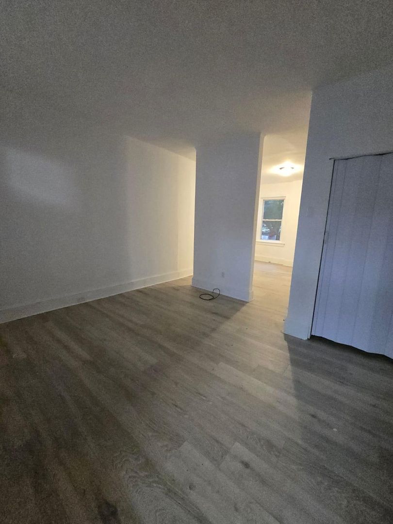 Trenton House: 41 Wilkinson Pl