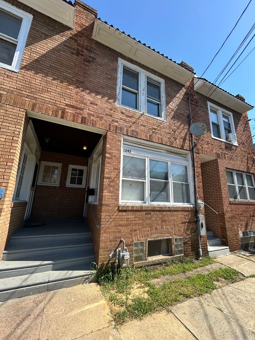 Camden House: 1243 Dayton St