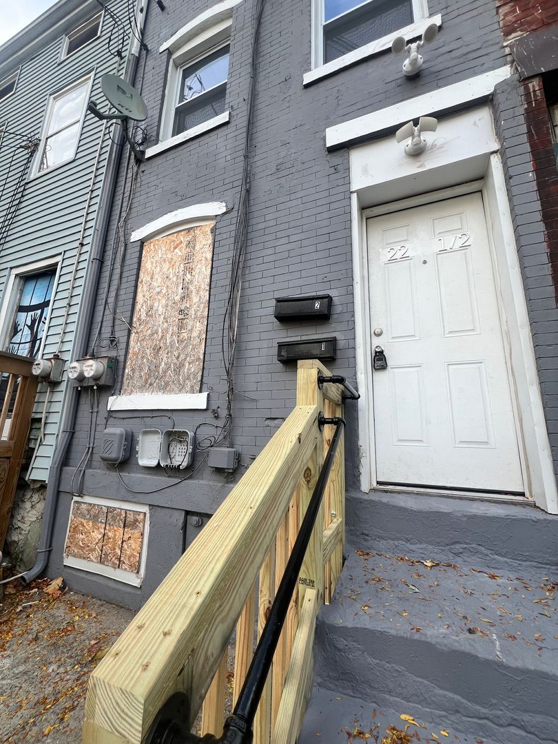 Trenton Apartment: 22 1/2 Seward Ave