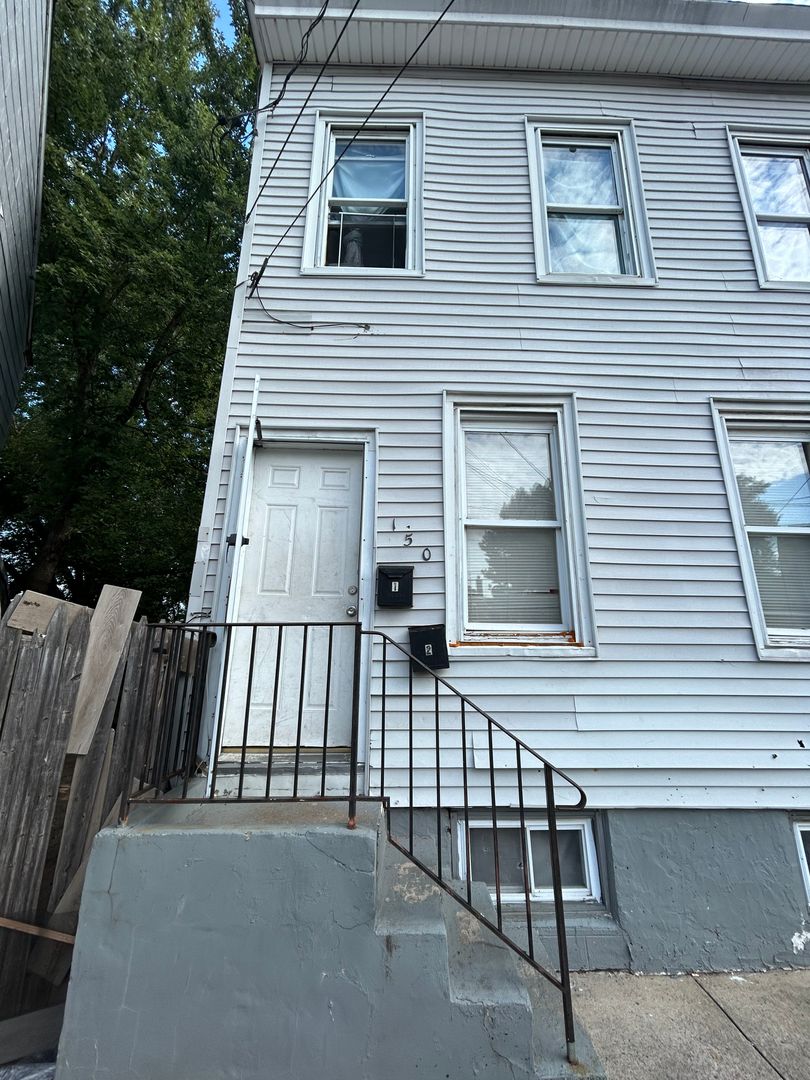 Trenton Apartment: 150 Home Ave
