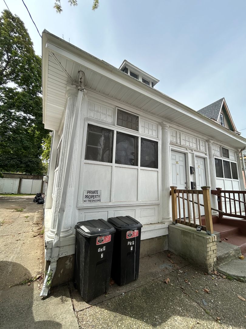 Trenton Apartment: 659 Stuyvesant Avenue