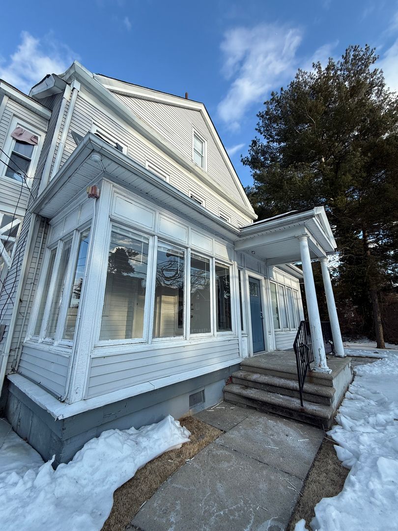 Palmyra Apartment: 402 Cinnaminson Ave