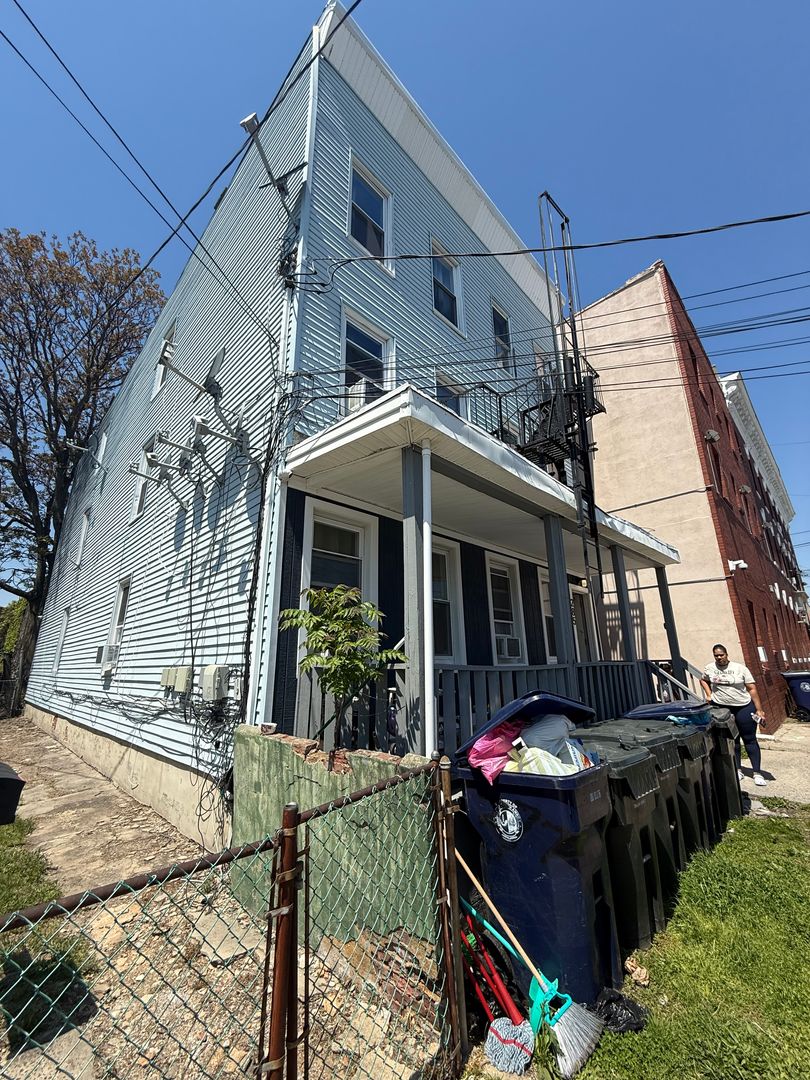 Perth Amboy Apartment: 285 Bertrand Ave