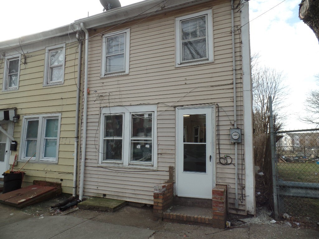 Trenton House: 549 Lamberton St