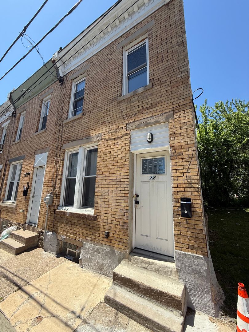 PHILADELPHIA House: 27 E RITTENHOUSE ST