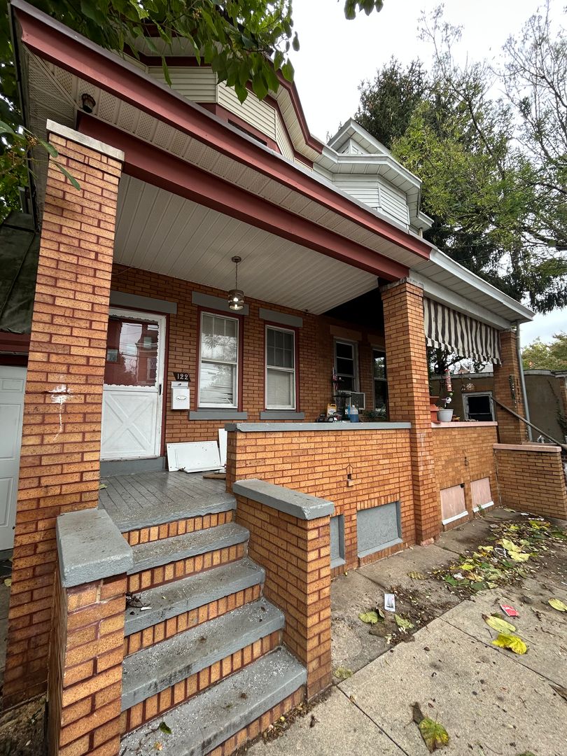 Trenton Apartment: 122 Virginia Ave