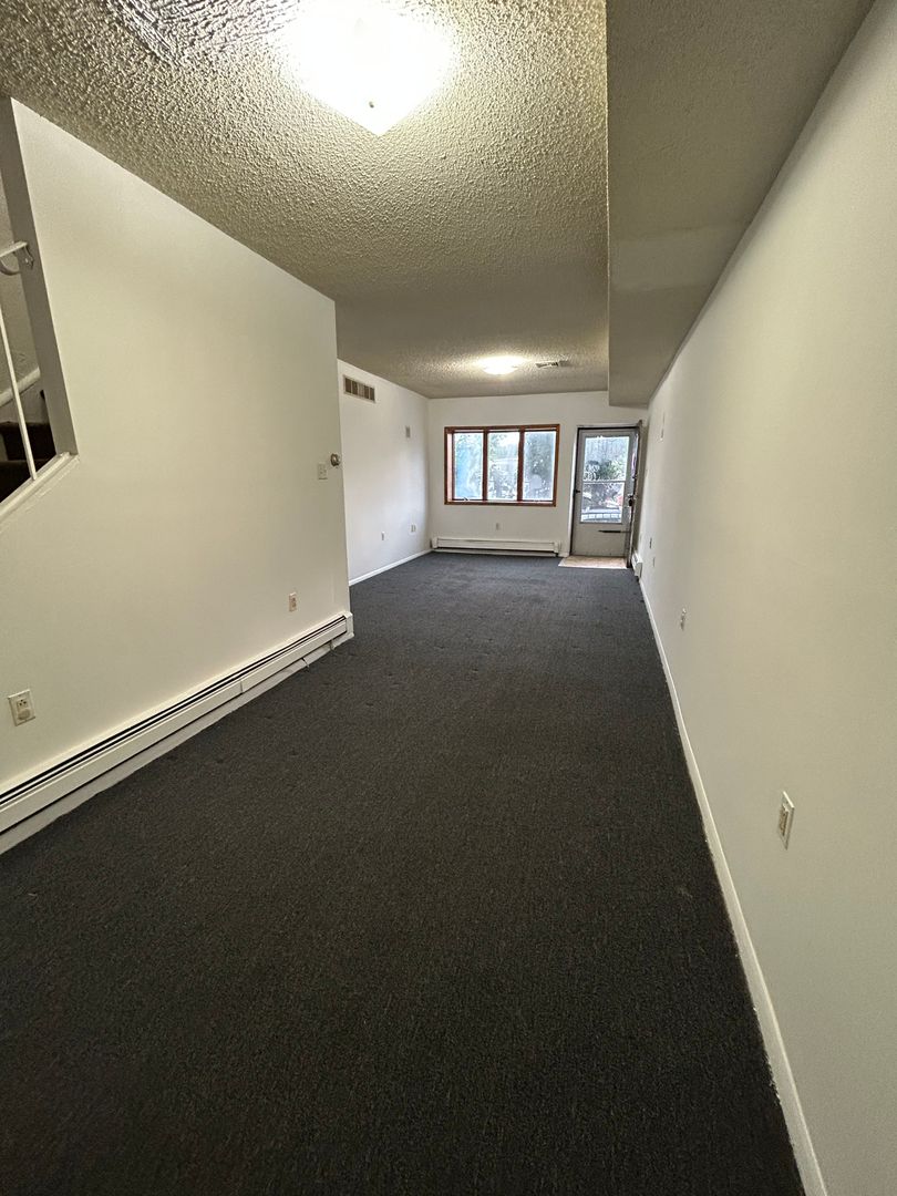 Trenton House: 163 Kirkbride Av