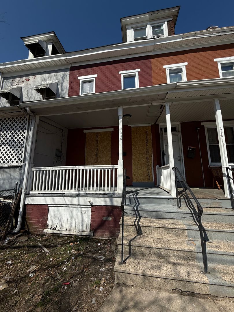 Trenton House: 234 Walnut Ave