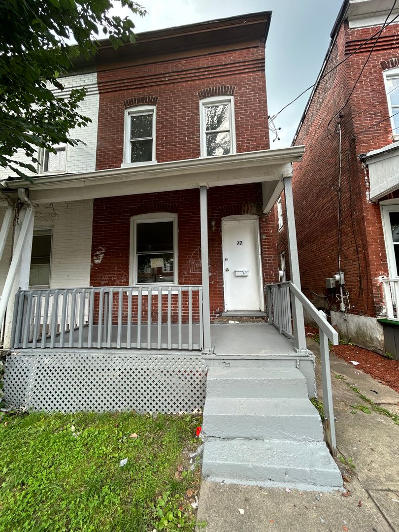 Trenton House: 77 Race St