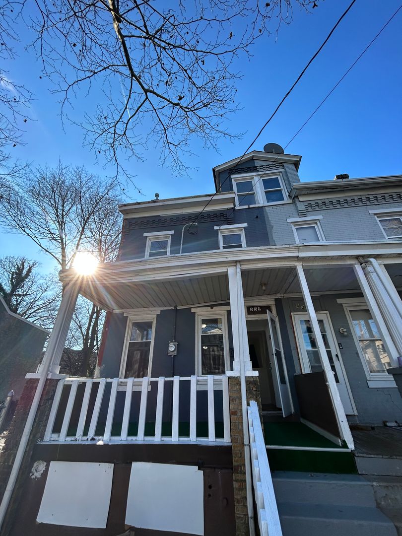 Trenton House: 531 Stuyvesant Ave