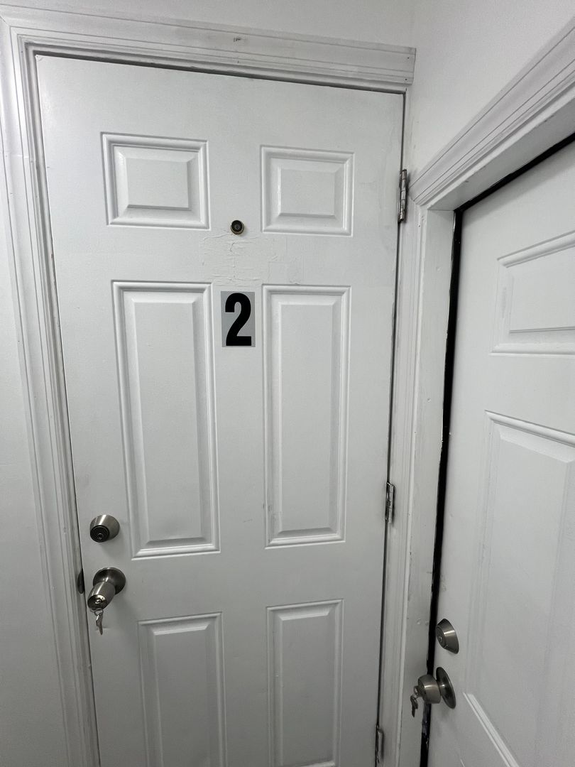 Trenton Apartment: 22 1/2 Seward Ave