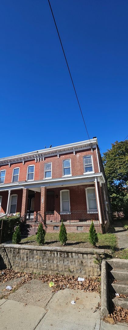 Trenton House: 613 Brunswick Ave