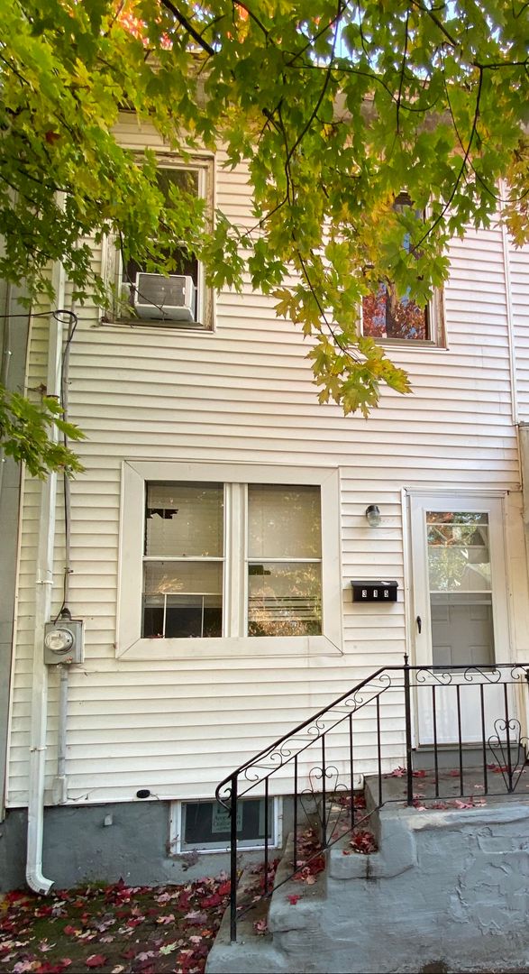 Trenton House: 315 Federal St