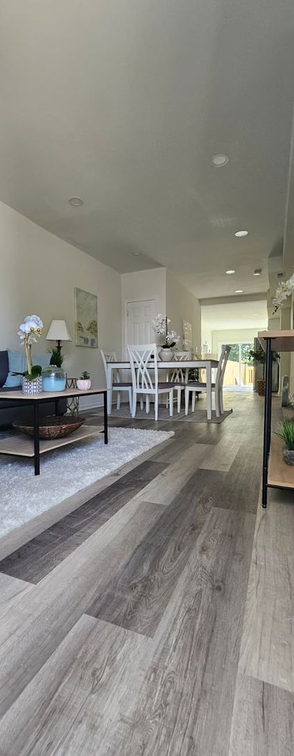 Burlington House: 516 Columbus Rd