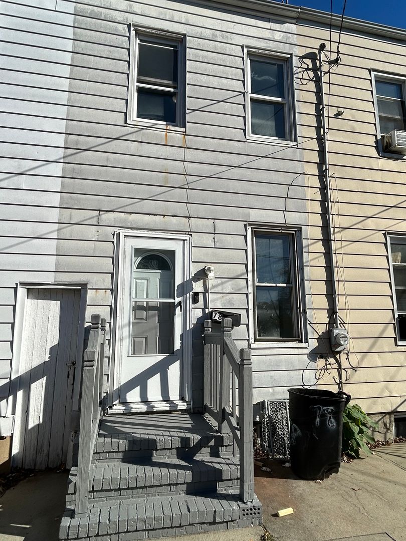 Trenton House: 78 Bellevue Ave