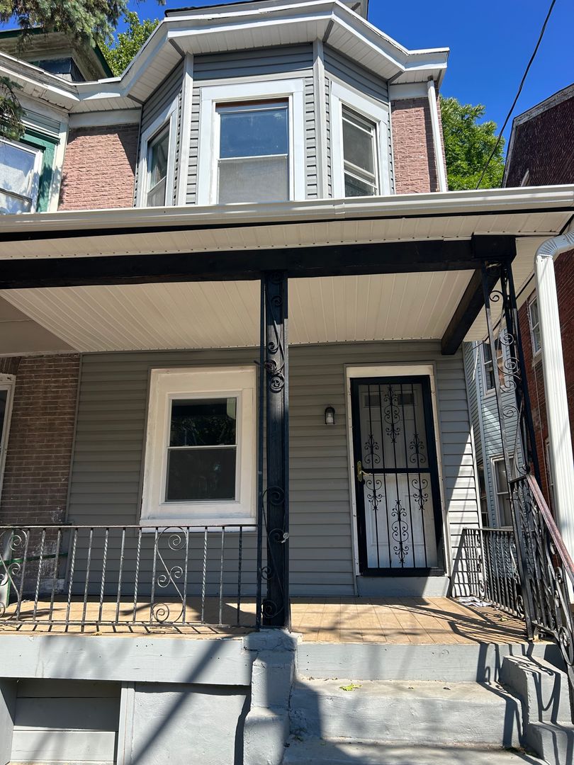 Trenton House: 156 Hoffman Ave