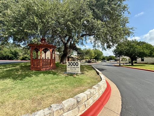 Commercial Space in Round Rock – photo 1