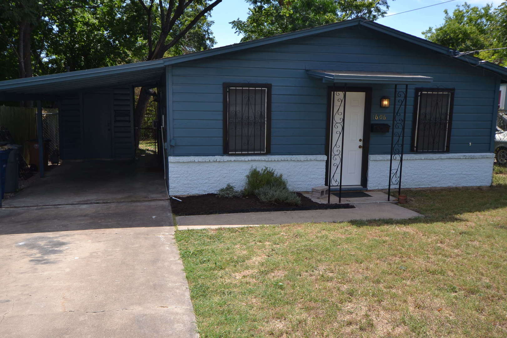 Austin House: 1606 Singleton Ave