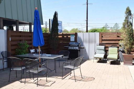 Updated 2 Bedroom off Guadalupe! 3815 Guadalupe – photo 1