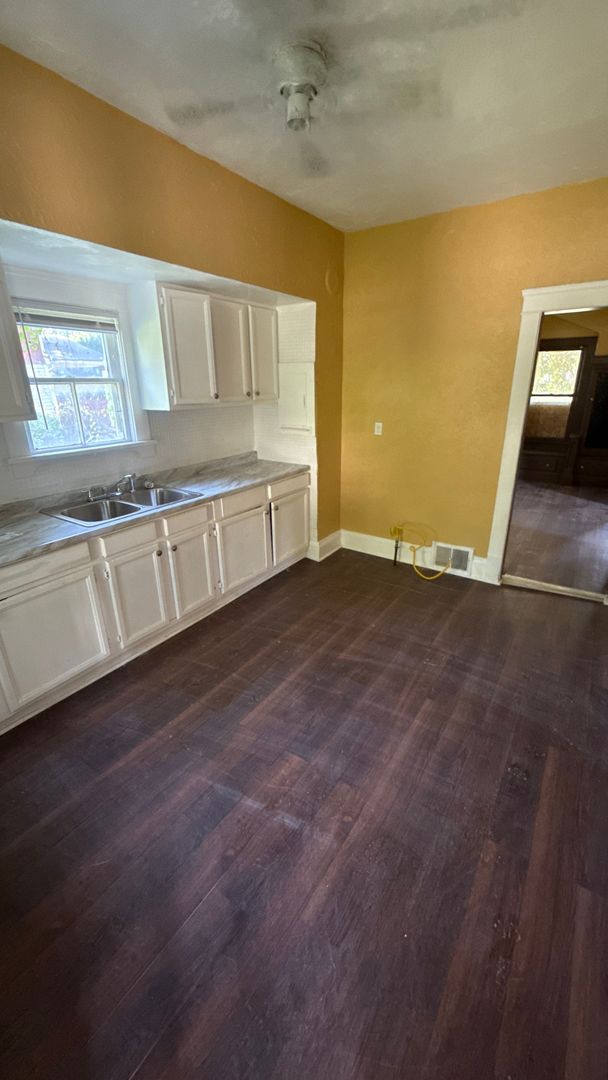 Cleveland House: 448 East 114th Street
